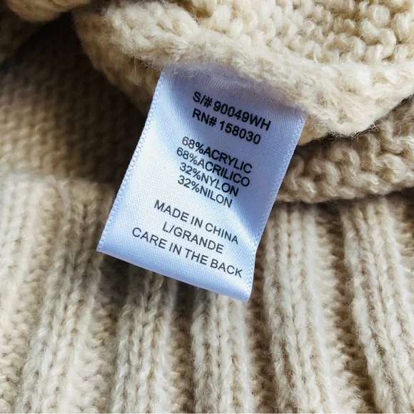 Love Tree Christmas Sweater Size L - Picture 10 of 16